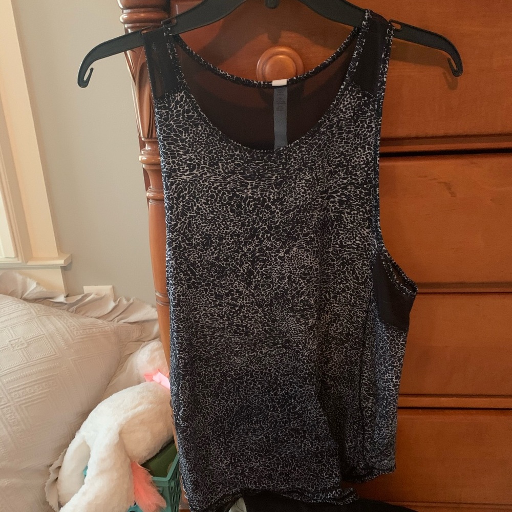 Lululemon tank